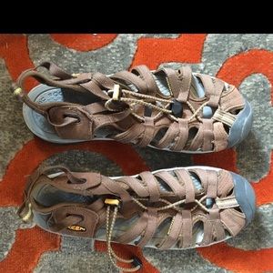 Keen Whisper Sandal || Size 9.5
