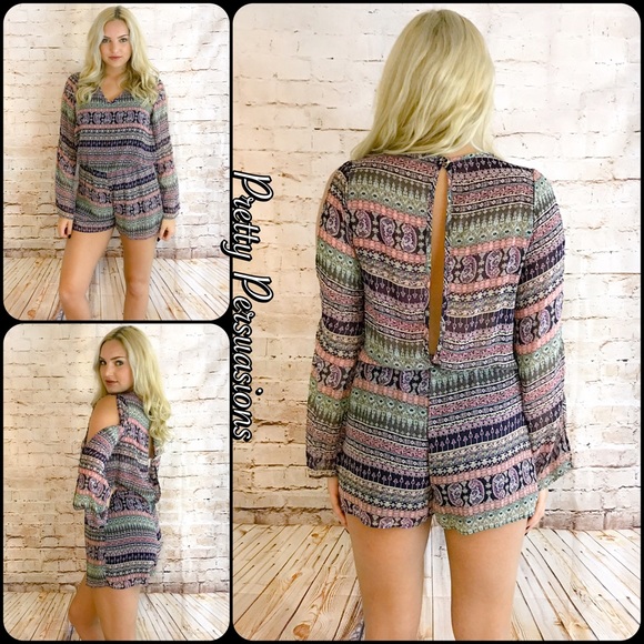 CLEARANCE‼️ Printed Cut Out Sleeve Flirty Romper - Picture 3 of 4