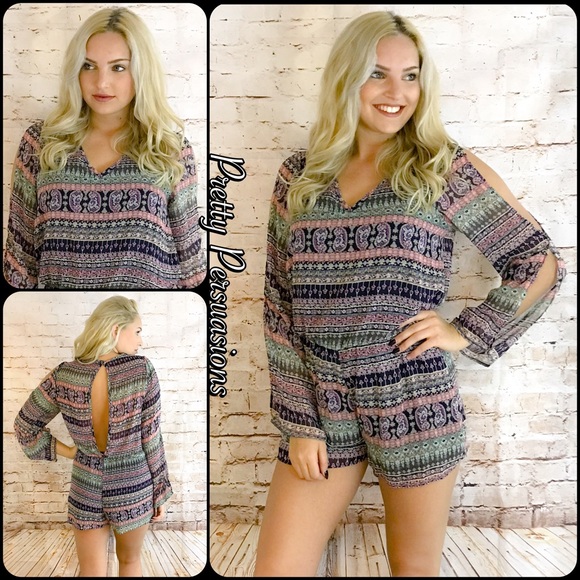 CLEARANCE‼️ Printed Cut Out Sleeve Flirty Romper - Picture 4 of 4