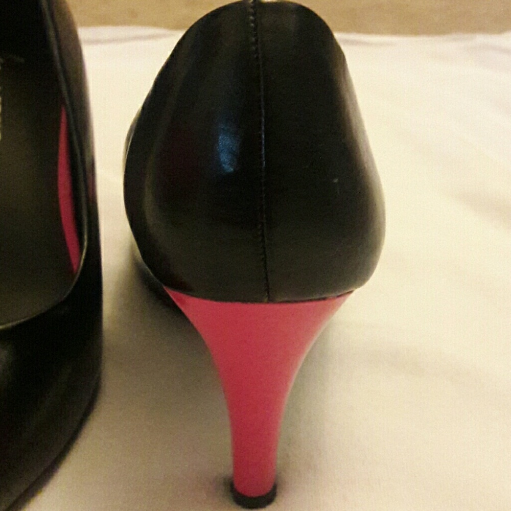 Heels - Picture 3 of 5
