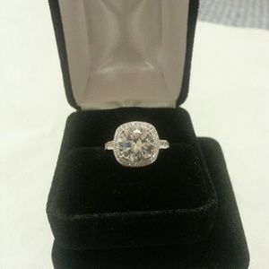 PROSPERITY COLLECTION PLATINUM PLATED 8 CARAT. RIN