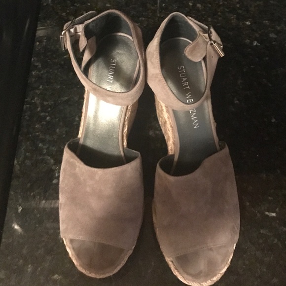 Stuart Weitzman Sohojute in Topo Suede 10M - Picture 2 of 4