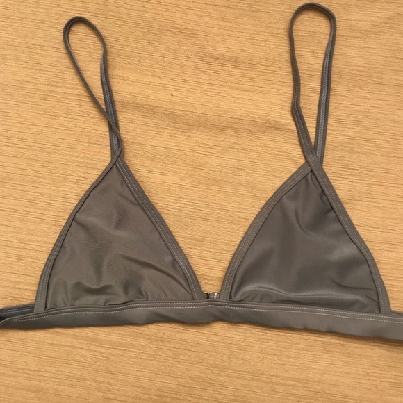 Gray bikini - Picture 2 of 3