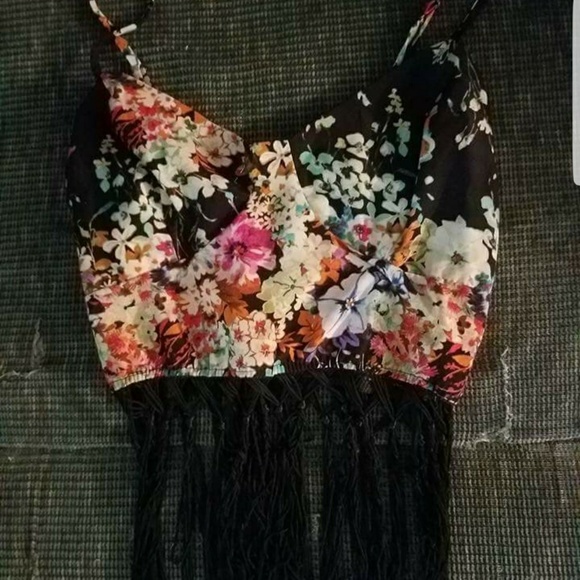 Floral Crop Top - Picture 3 of 4