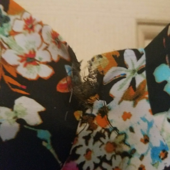 Floral Crop Top - Picture 4 of 4