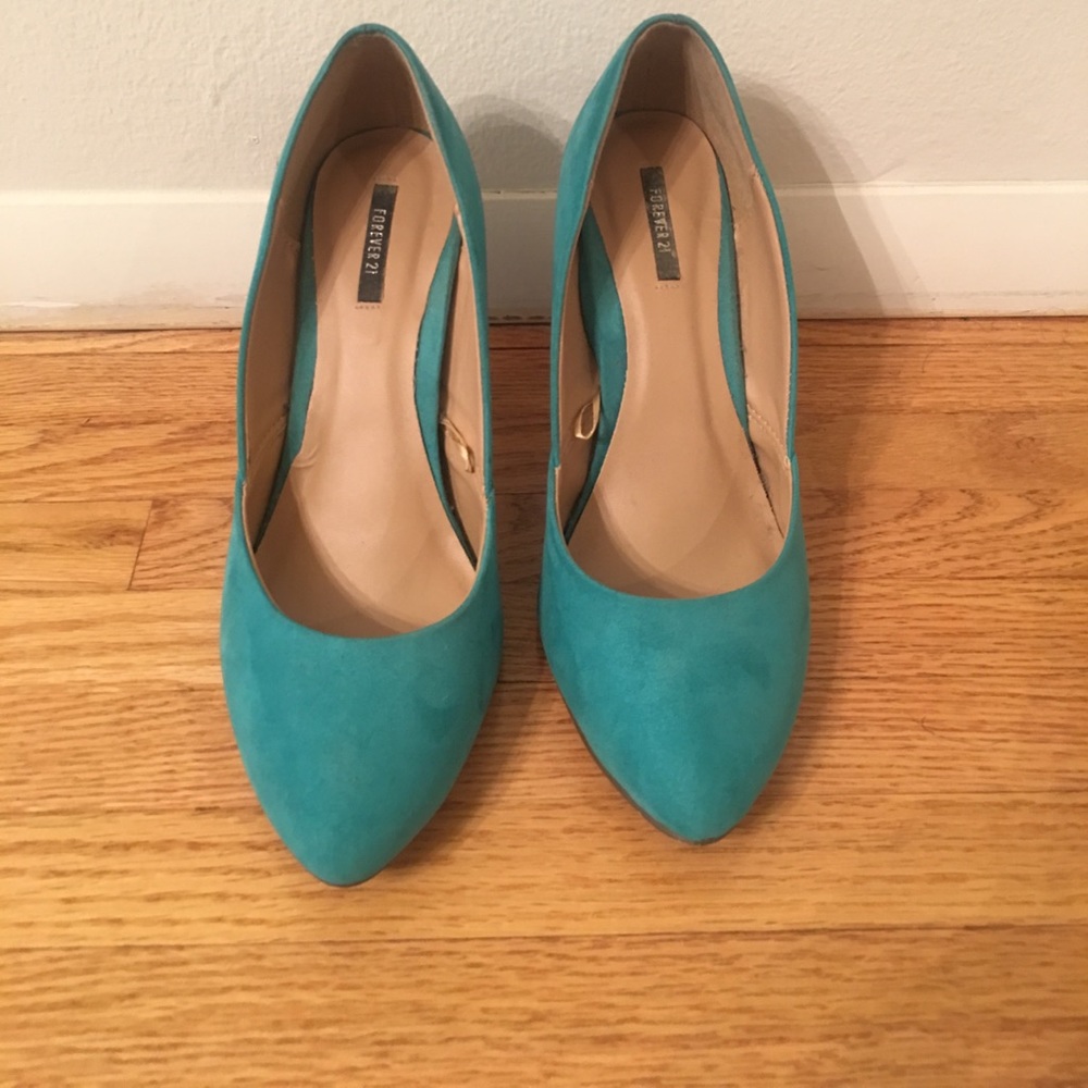 🎉😱 TEMP PRICE DROP! Forever 21 Suede Heels