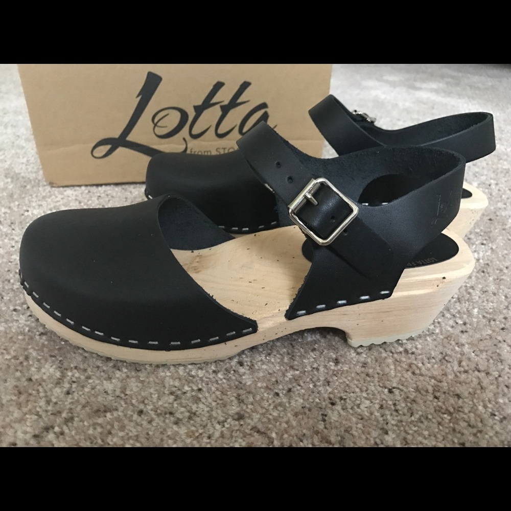 Black Lotta Clogs