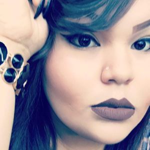 Meet your Posher, Yadira