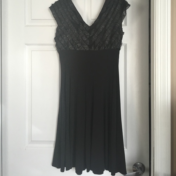 Black dress, sliver and ruffled top, black bottom - Picture 4 of 5