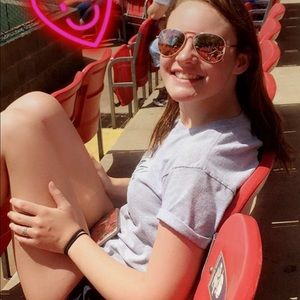 Meet your Posher, Graycynne