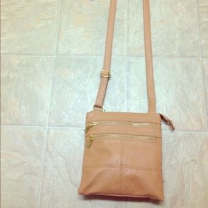 🚫❗️SALE❗️🚫Jaclyn Smith Cross body 👜