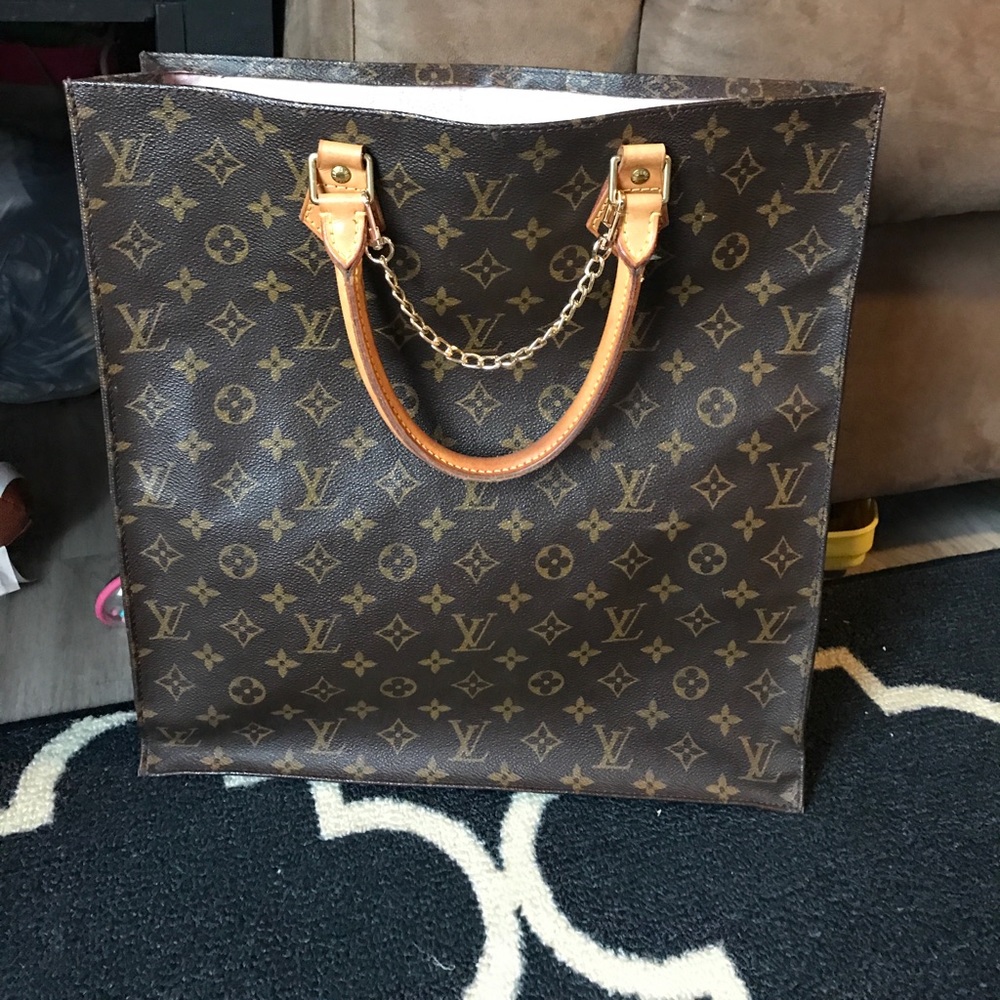 Louis Vuitton Sac Plat