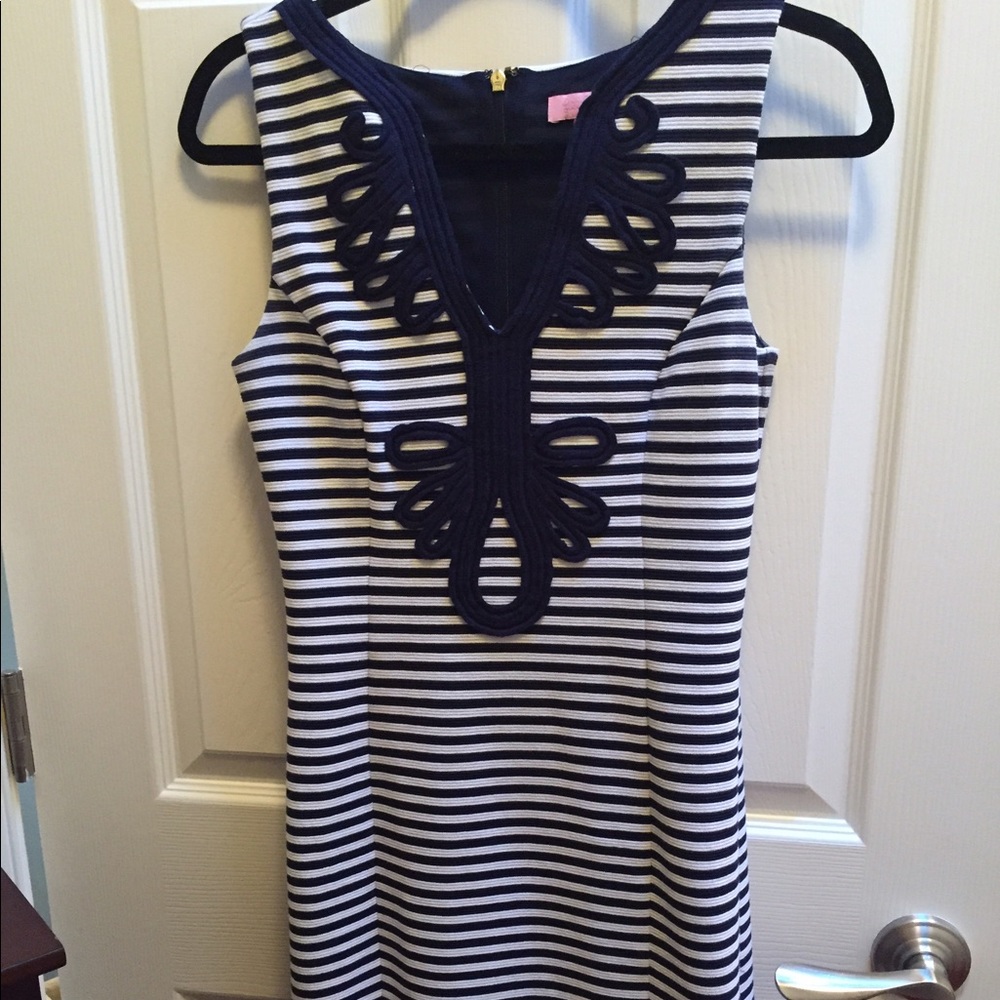 Lilly Pulitzer size small navy and white dress