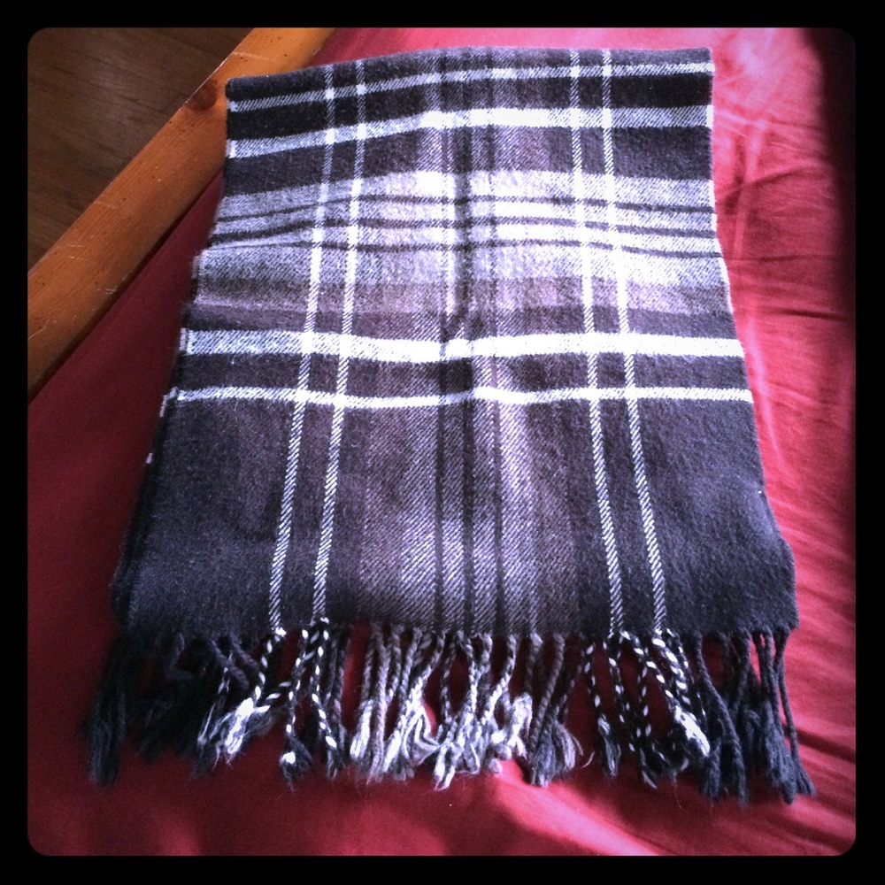 Men's Plaid Scarf w/ Fringe