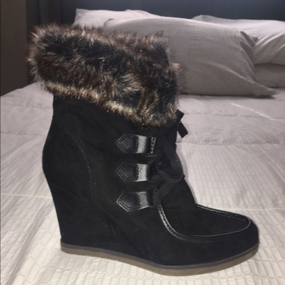 Women's wedge boots size 8