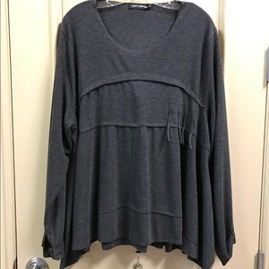 Caty Lesca gray long sleeved top.