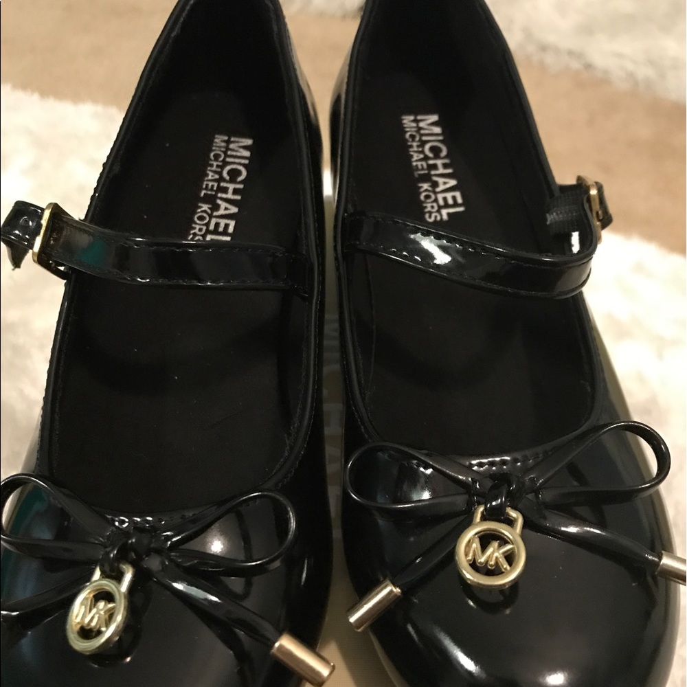New authentic girls Michael kors size 1