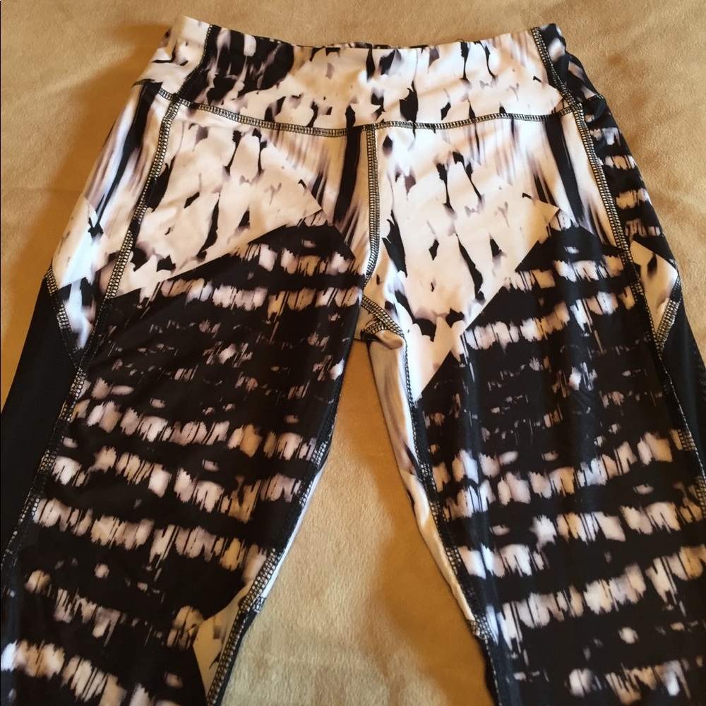 Mono b mesh workout legging capris