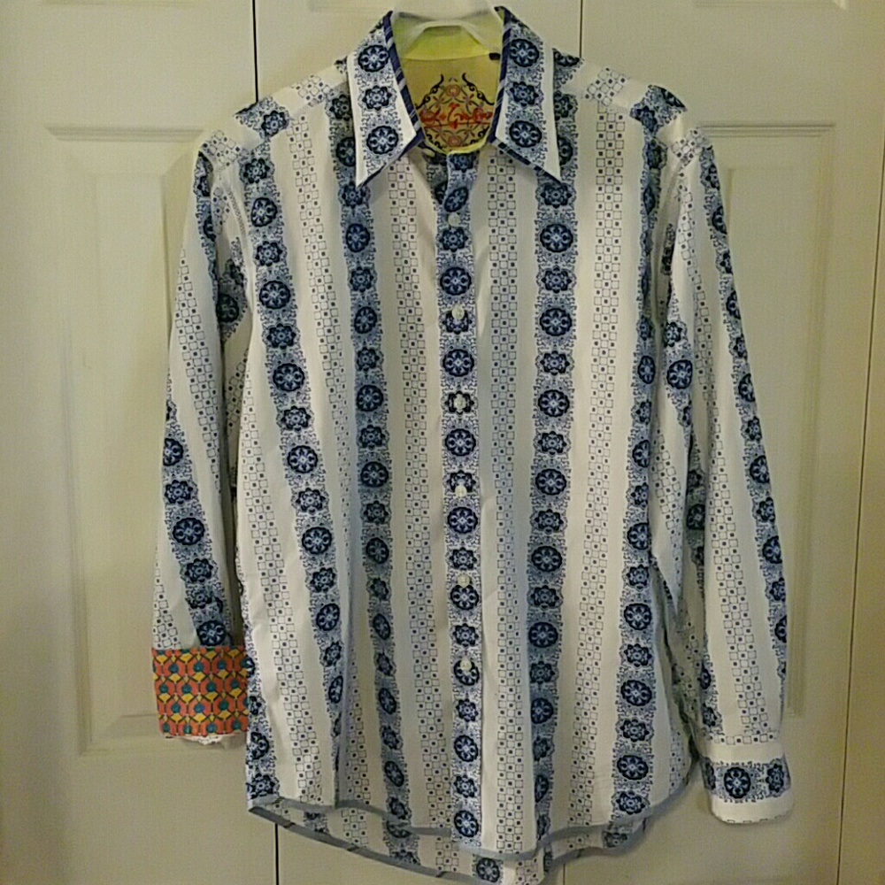 Great Robert Graham Shirt!