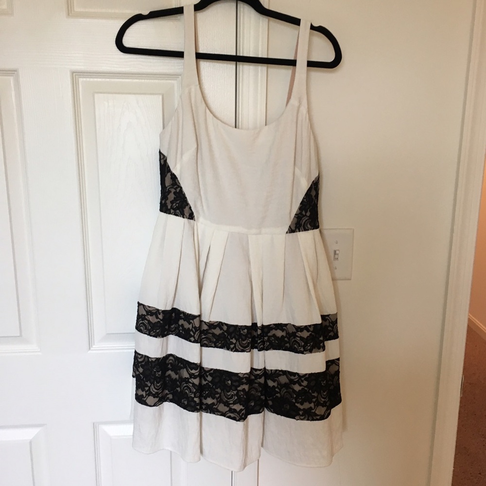 NWT ABS Black and White Fit and Flare Dress 10