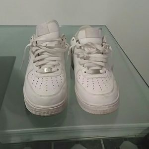 Mens NIKE airforce 1's Low