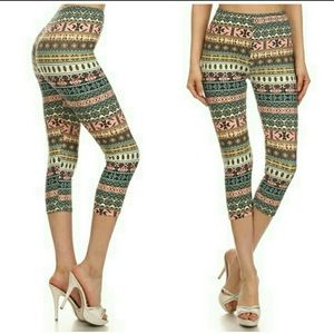 ✨Cropped border print leggings✨