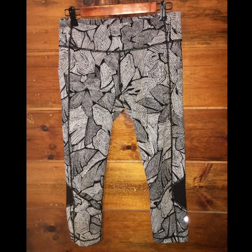 Lululemon Dottie Tribe Pace Rivals sz 8