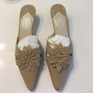 Talbots slip on kitten heels size 7W