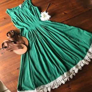 🎉2X HP🎉 Gorgeous Green Pleated Dress