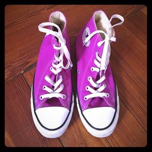 Fuchsia Converse EUC 👟
