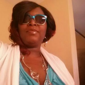 Meet your Posher, Racquel