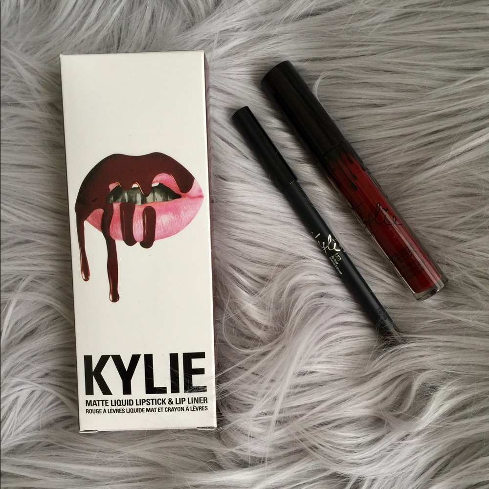 Kylie Matte Liquid Lipstick & Lipliner.