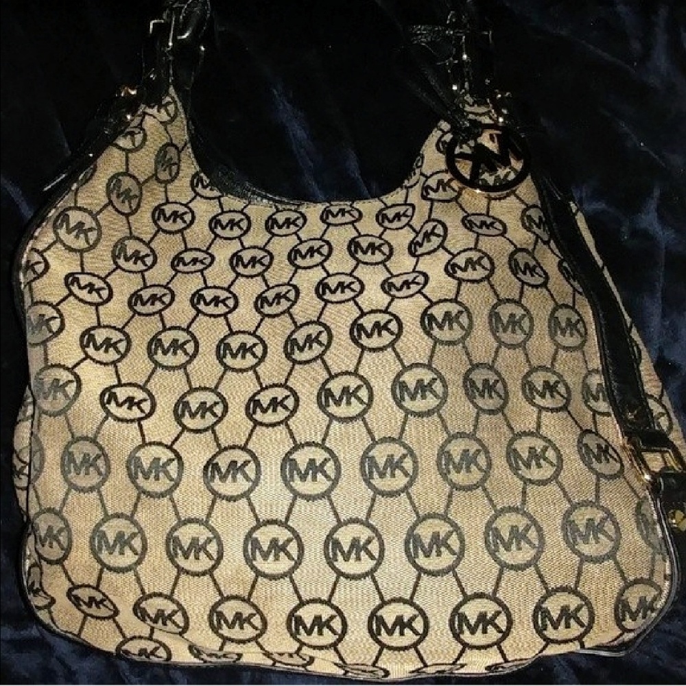 **SOLD**Authentic Michael Kors bag