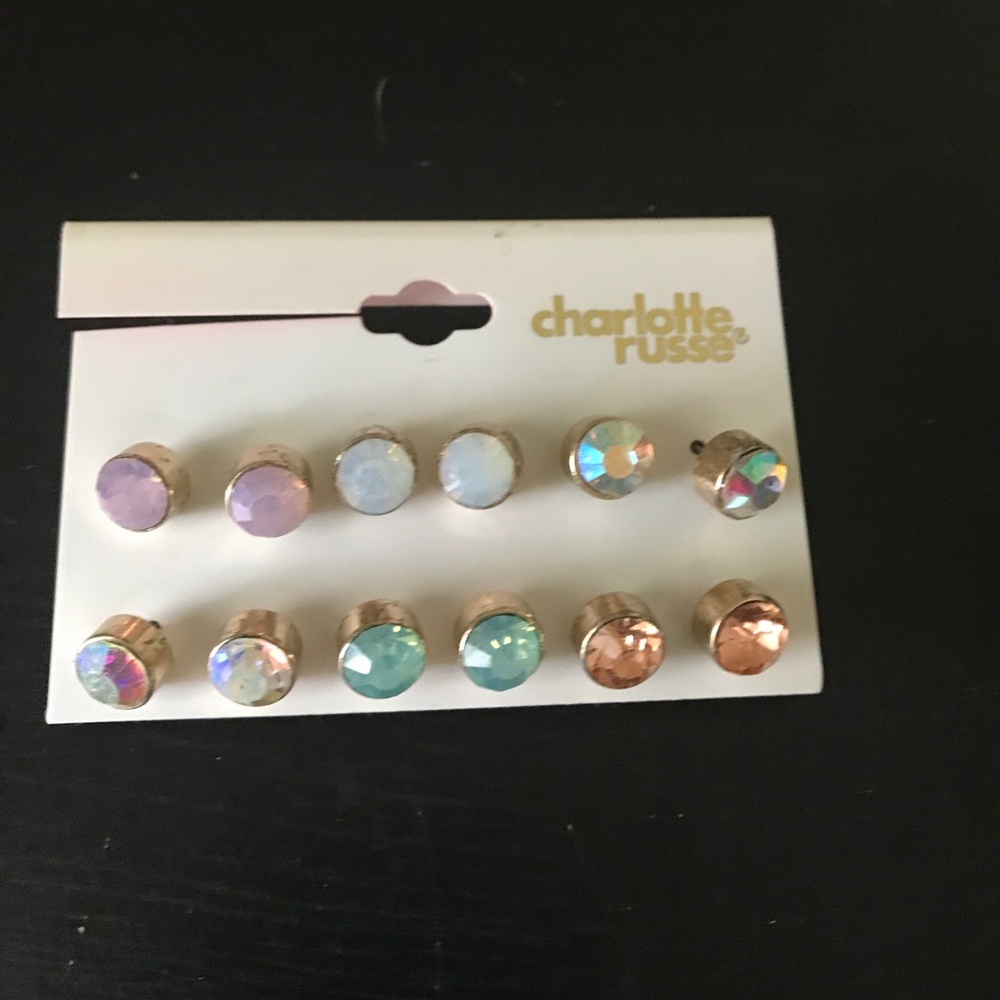 CLEARANCE 🔥Pack of 5 studs pastel colors shiny