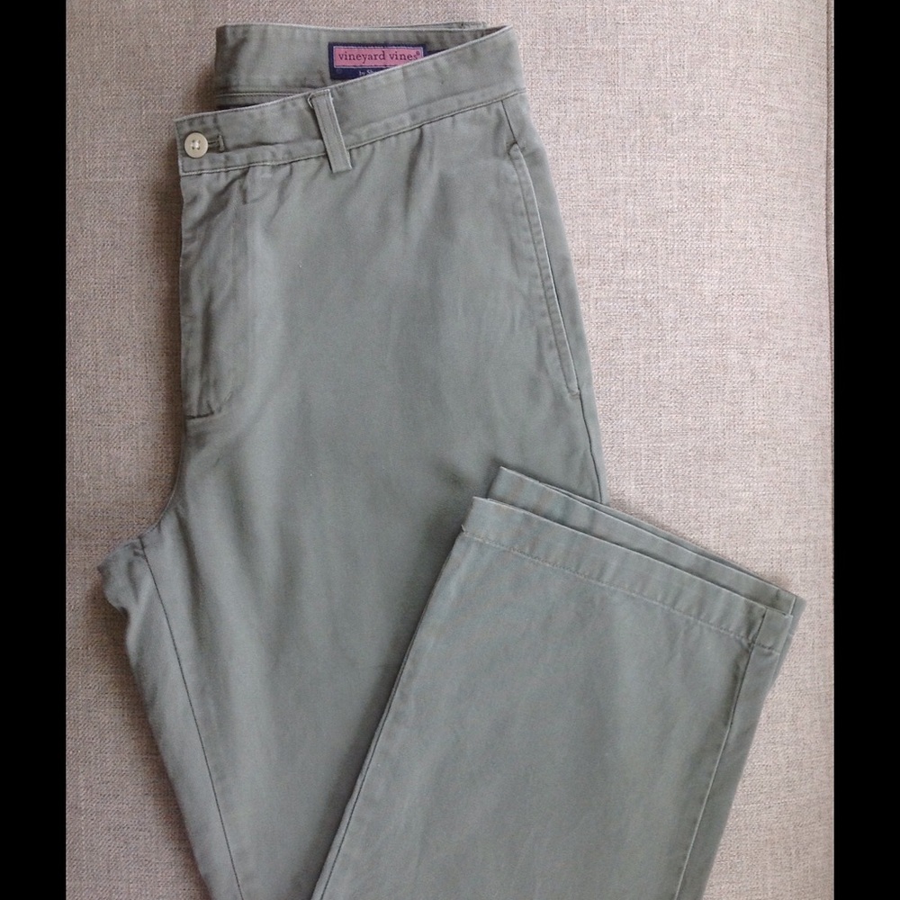 Vineyard vines men's khakis- size 33 x 30