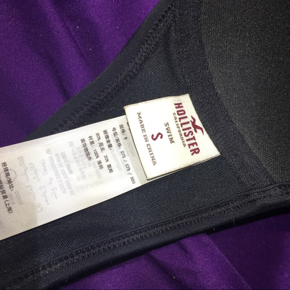 Hollister bikini top, size small - Picture 2 of 3