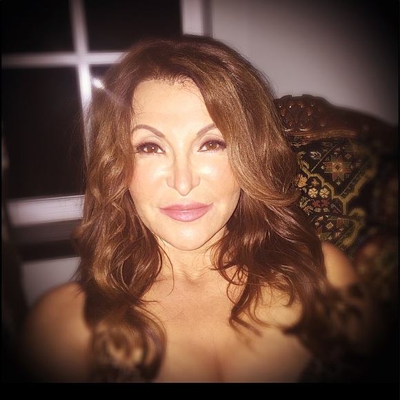 Meet your Posher, Kathy - Picture 1 of 1