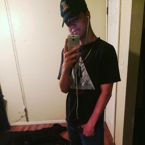 Meet your Posher, Logan