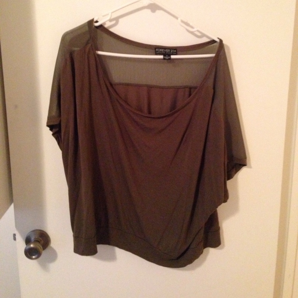 !! Army green Sz1x Forever 21 shirt.