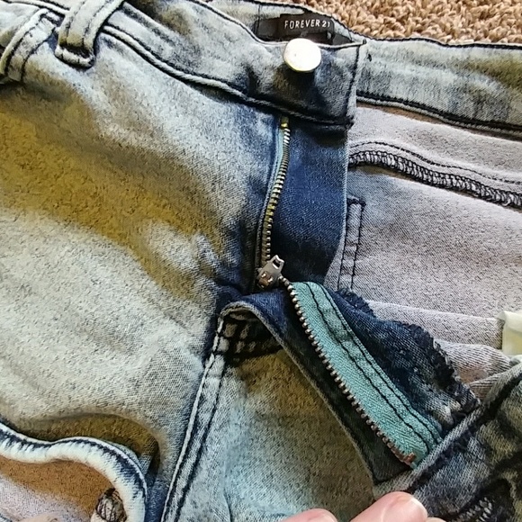 { Forever 21 } Mossy/Stone Washed Jean Shorts - Picture 7 of 7