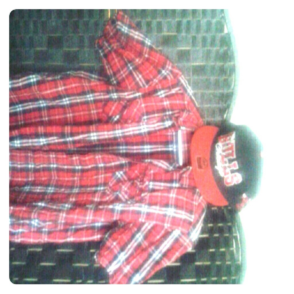 Dressed button up  with Chicago bulls snap back