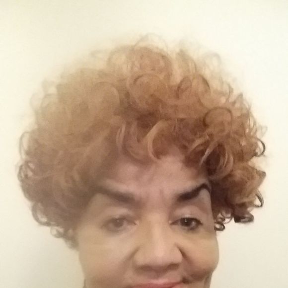 Meet your Posher, Esther - Picture 1 of 1