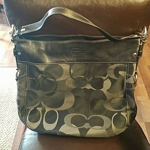 Outside of purse great condition inside lining has
