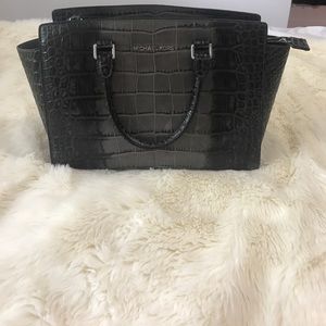 Michael Kors hand bag