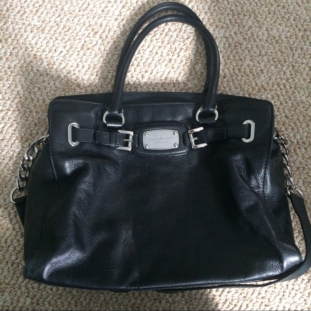 Michael Kors black purse 👛 EUC