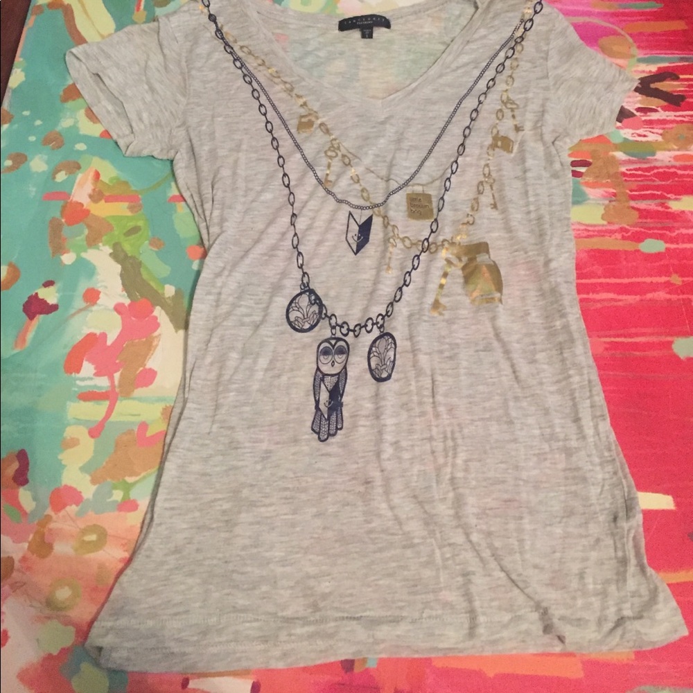 Gray graphic tee