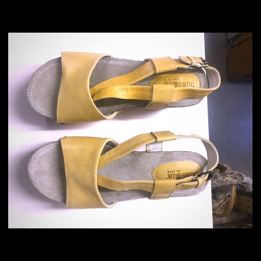 Bussola Wedges Size 8 1/2