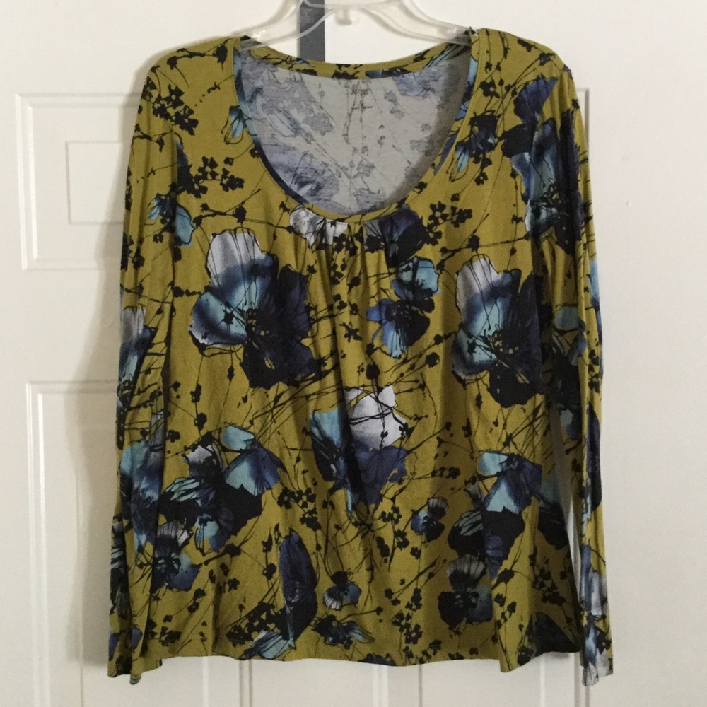 ⬇️Apt 9 Top Size Large💕Bundle and Save💕