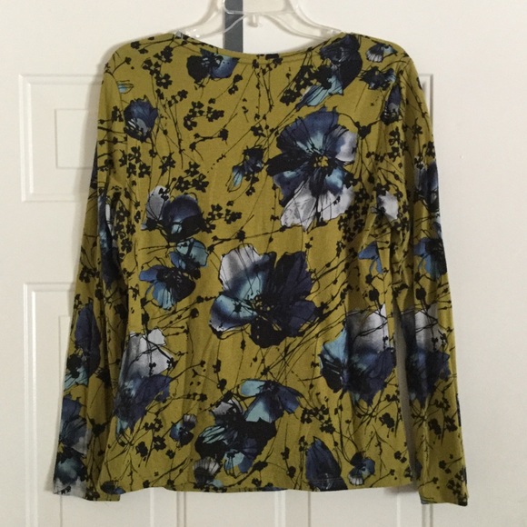 ⬇️Apt 9 Top Size Large💕Bundle and Save💕 - Picture 2 of 3