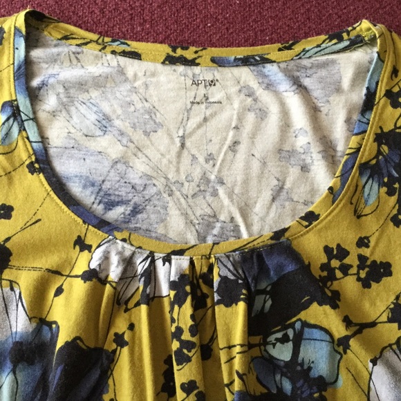 ⬇️Apt 9 Top Size Large💕Bundle and Save💕 - Picture 3 of 3